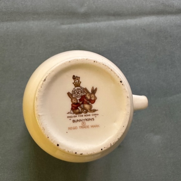 Bunnykins Hug-A-Mug - Picture 2 of 2